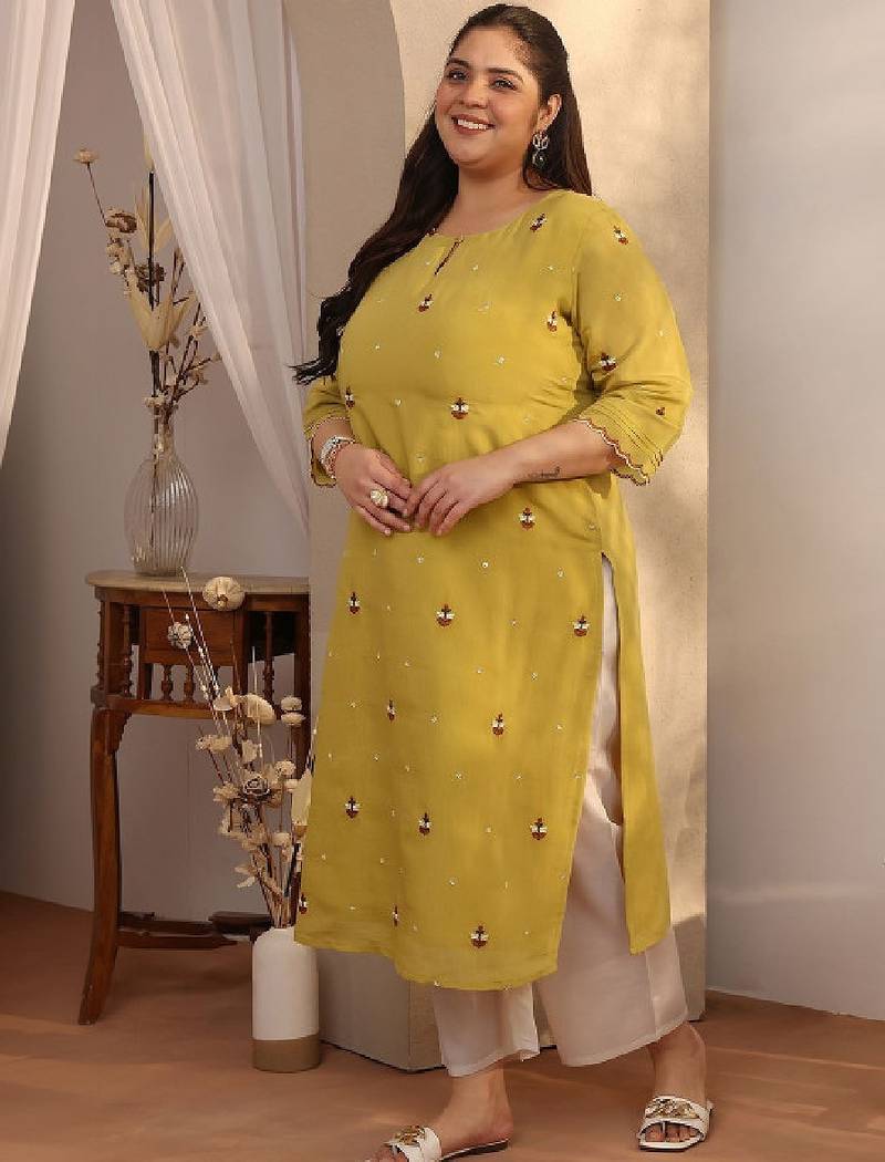 Plus size women embellished thread work kurta