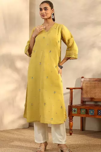 Women embellished mirror work kurta