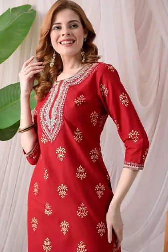 Women ethnic motifs printed thread work kurta