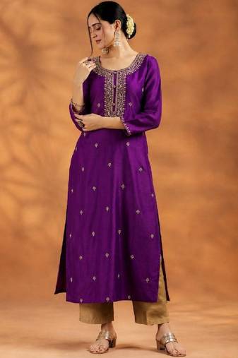 Women embroidered thread work kurta