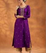 Women embroidered thread work kurta