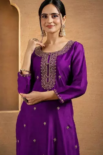 Women embroidered thread work kurta