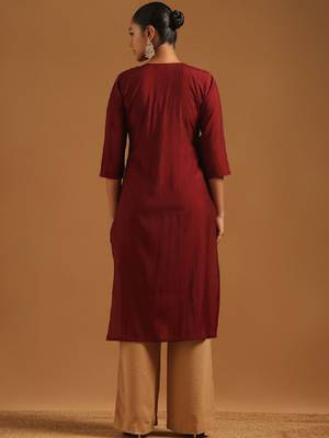 Women embroidered thread work kurta 3