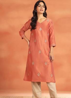 Women embellished thread work kurta 1