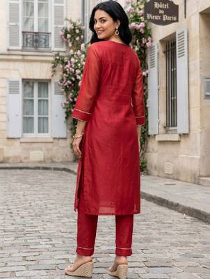 Women embellished kurta 2