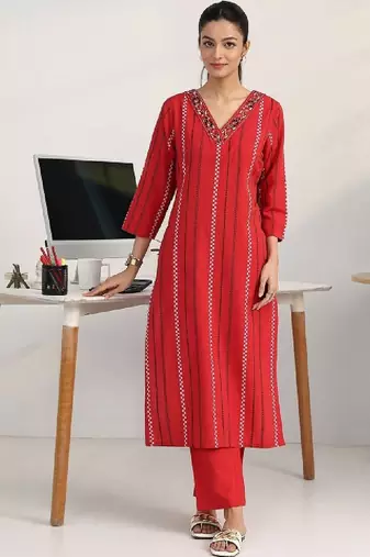 Women printed thread work kurta