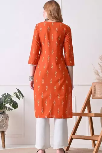 Women ethnic motifs embroidered thread work kurta