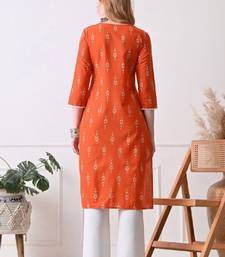 Women ethnic motifs embroidered thread work kurta