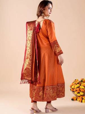 Women ethnic motifs thread work jacquard anarkali kurta 2