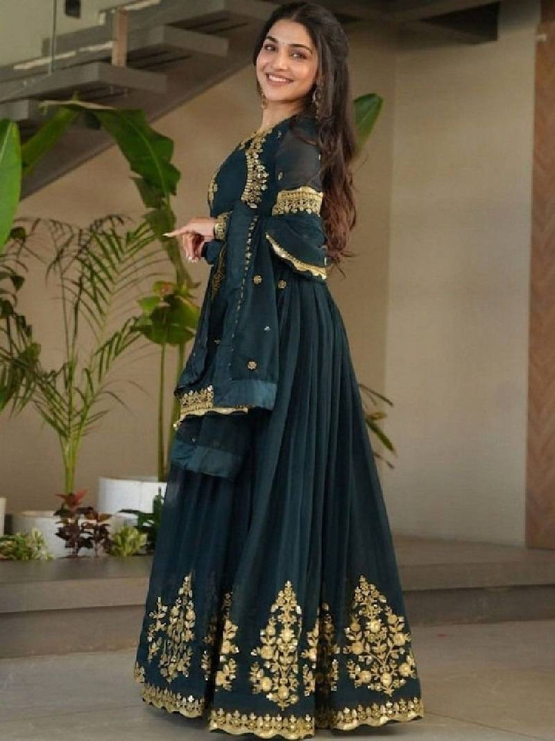 Women embellished georgette anarkali kurta