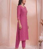 Women ethnic motifs embroidered thread work kurta