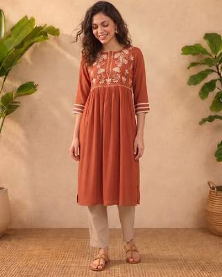 Floral embroidered a-line kurta 2