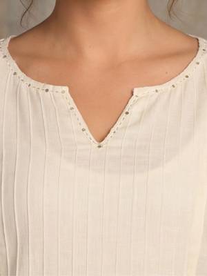 Women thread work kurta 3