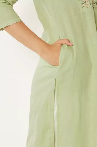 Women floral embroidered thread work floral kurta