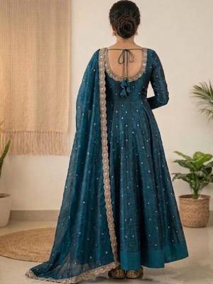 Women thread work anarkali kurta 1