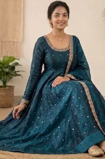 Women thread work anarkali kurta