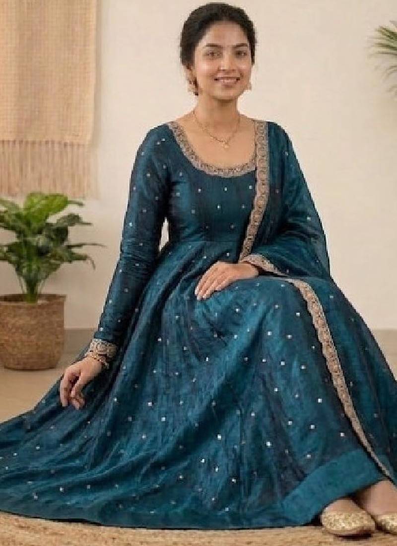 Women thread work anarkali kurta