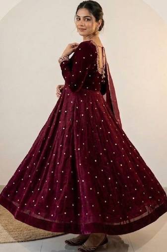Women embellished grandeur & majestic artwork anarkali kurta