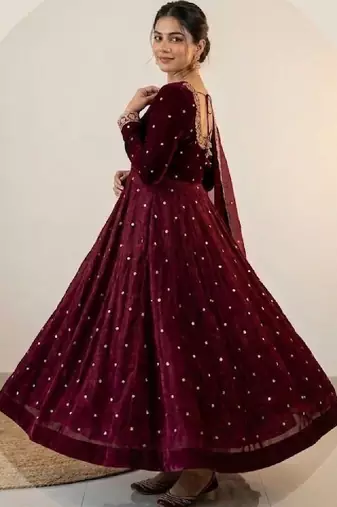 Women embellished grandeur & majestic artwork anarkali kurta