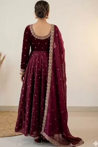 Women embellished grandeur & majestic artwork anarkali kurta