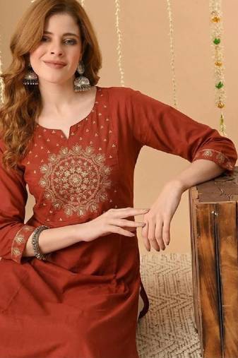 Women embellished thread work kurta