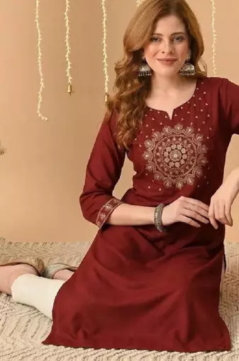 Women embellished thread work kurta