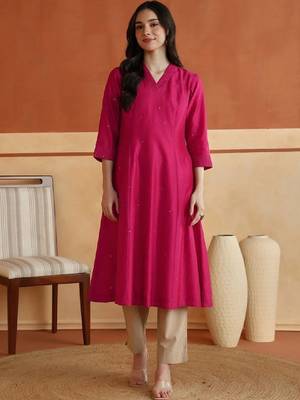 Women embellished sequinned kurta 1