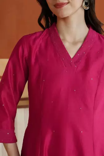 Women embellished sequinned kurta