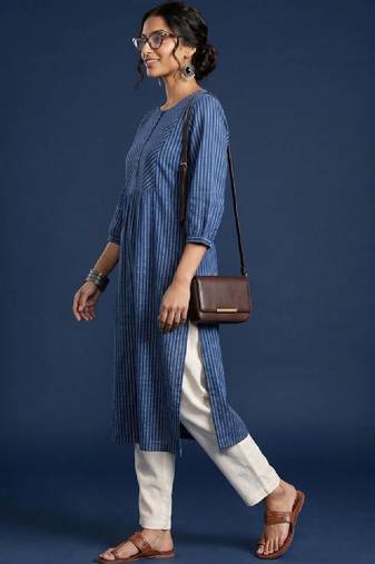 Women striped dobby kurta