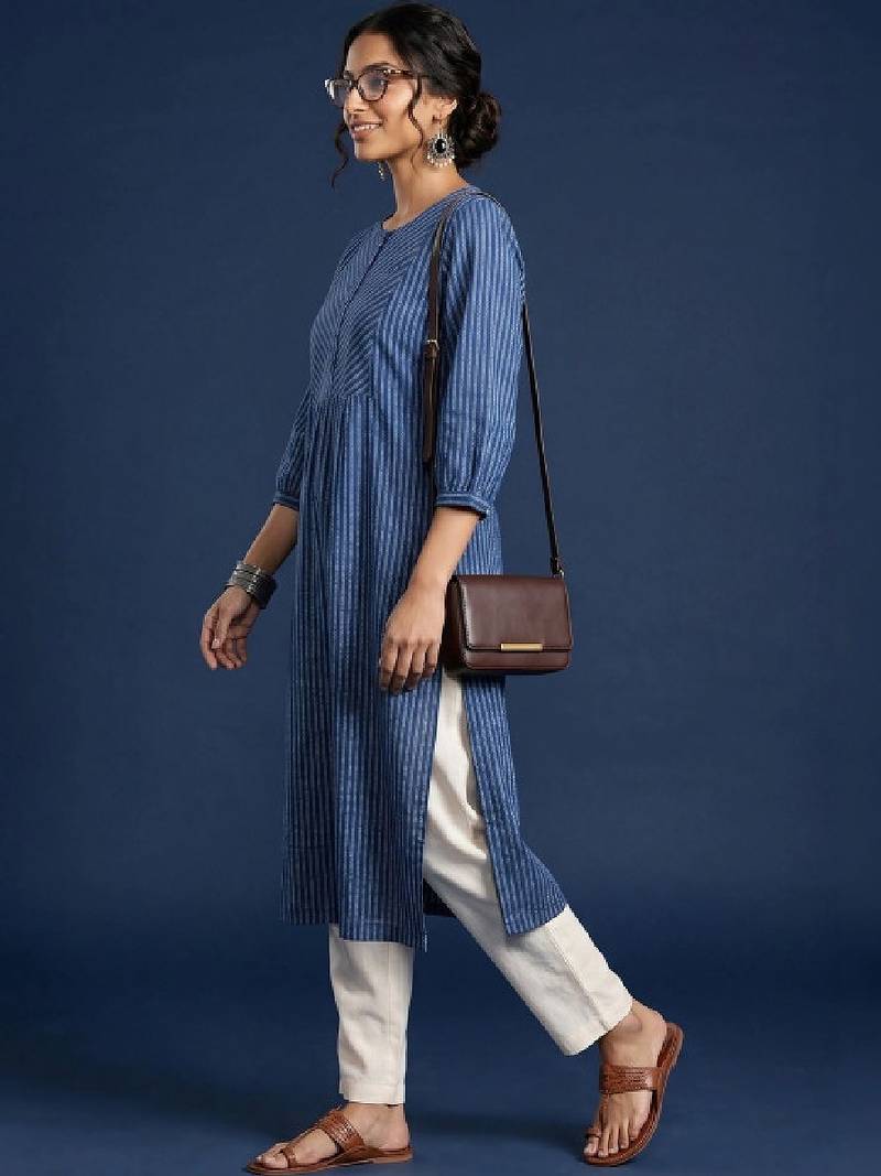 Women striped dobby kurta