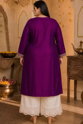Women embellished thread work kurta