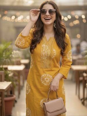 Women ethnic motifs printed thread work kurta 3