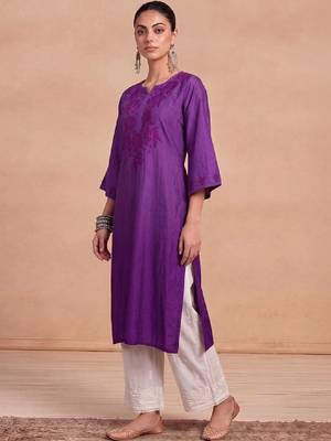 Women ethnic motifs embroidered thread work chanderi silk kurta 1