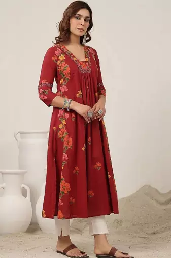 Women floral printed floral kurta