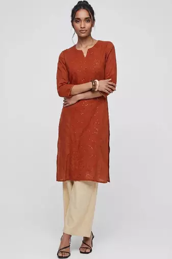 Women embroidered sequinned kurta