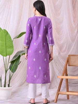 Women thread work kurta 2