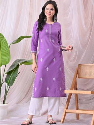 Women thread work kurta 1