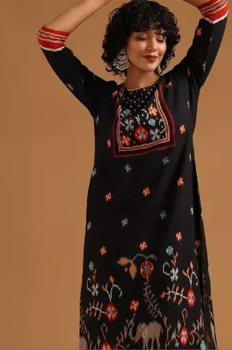 Women ethnic motifs printed indie prints kurta