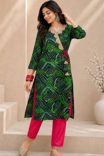Women bandhani printed gotta patti kurta
