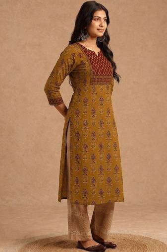 Women ethnic motifs printed indie prints kurta