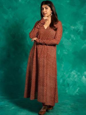 Women ethnic motifs printed anarkali kurta 2