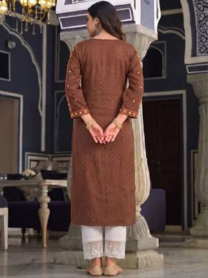 Women ethnic motifs embroidered thread work dobby kurta. 1