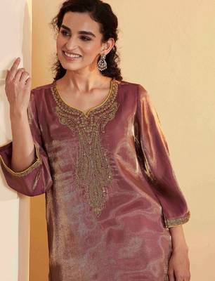 Women embellished kurta 1