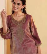 Women embellished kurta