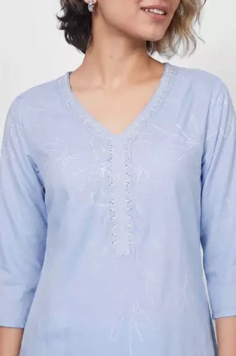 Women floral embroidered thread work floral kurta