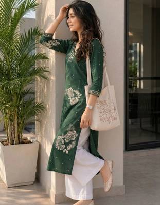 Women floral embroidered thread work floral kurta 2