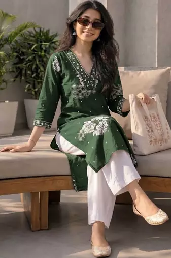 Women floral embroidered thread work floral kurta