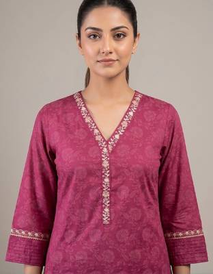 Women floral printed thread work handloom kurta 1
