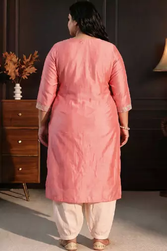 Women ethnic motifs embroidered thread work kurta