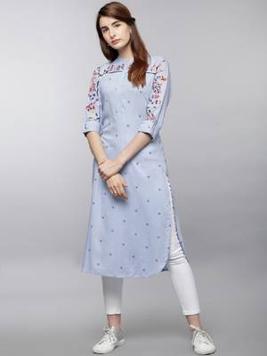Women blue embroidered straight republic day republic day kurta 1
